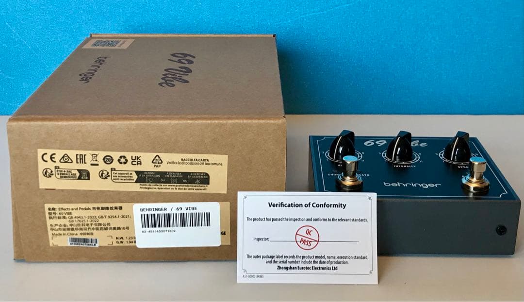 新品同様　Behringer 69Vibe ユニヴァイブ エフェクター コーラス