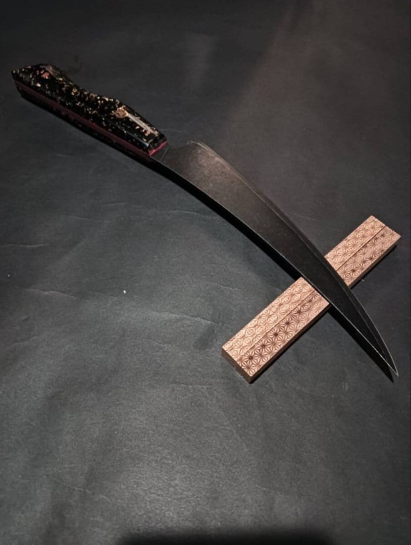 黒打ち三日月ペティナイフ190mm　レジンアートリッチゴールド柄