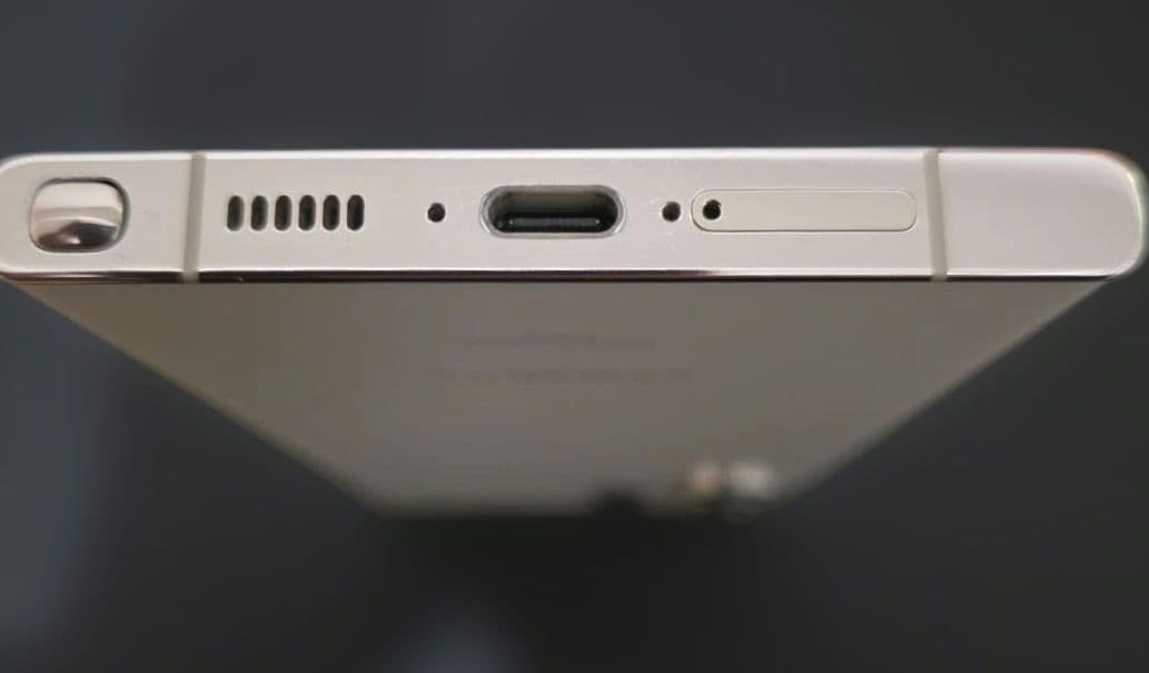 Samsung GalaxyS23Ultra 265G 国内版 au ホワイト