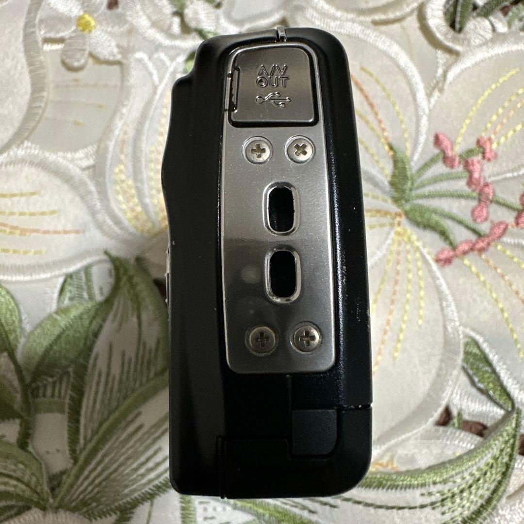 Fujifilm FinePix F100 コンパクトデジタルカメラ