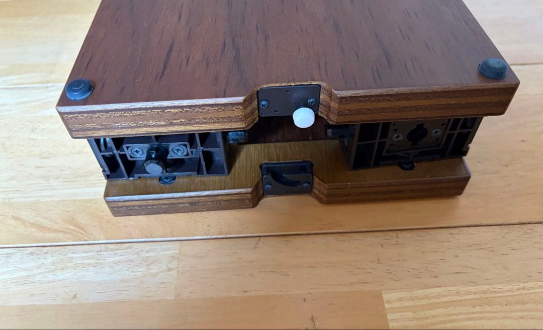 Assist Stool 木製組み立て式スツール