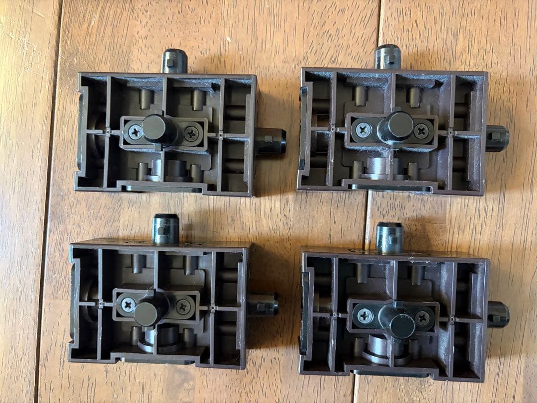 Assist Stool 木製組み立て式スツール