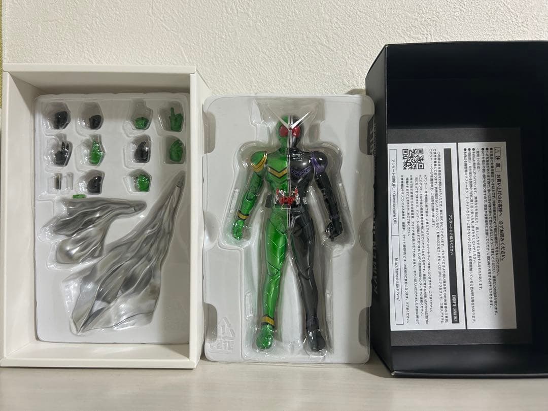 SHfiguarts 真骨彫　仮面ライダーW サイクロンジョーカー　開封済美品