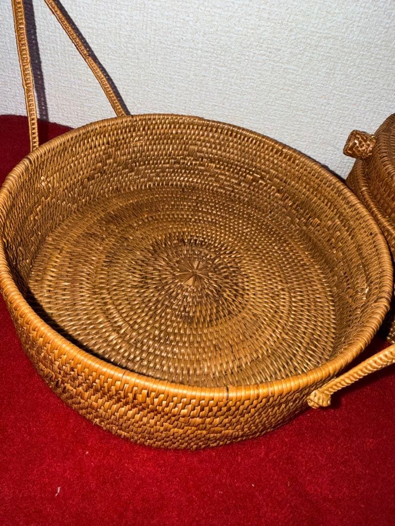 バリ島伝統工芸 ラタン3段バスケット フタ付き ハンドル＆ショルダー付