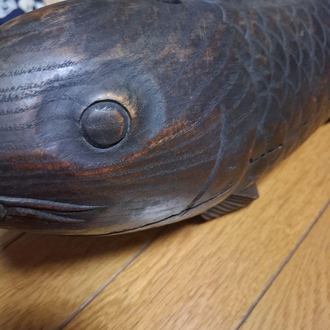 木彫りの鯉