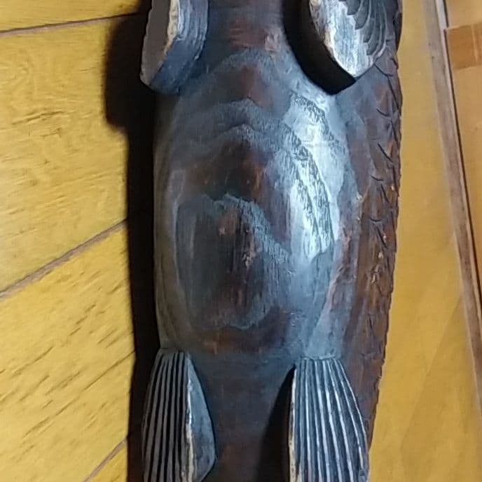 木彫りの鯉