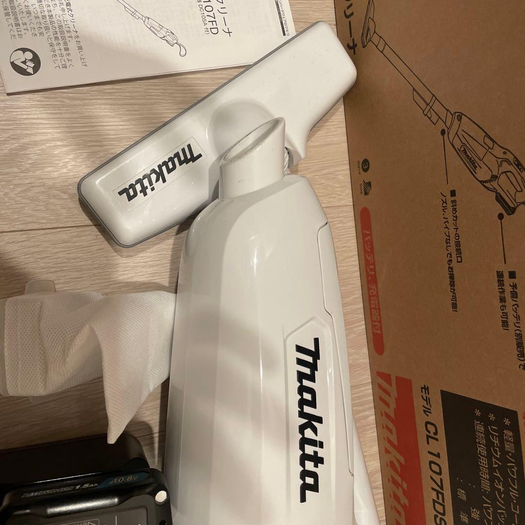 マキタ コードレス掃除機CL107FDSHW 10.8Vバッテリ及び充電器付