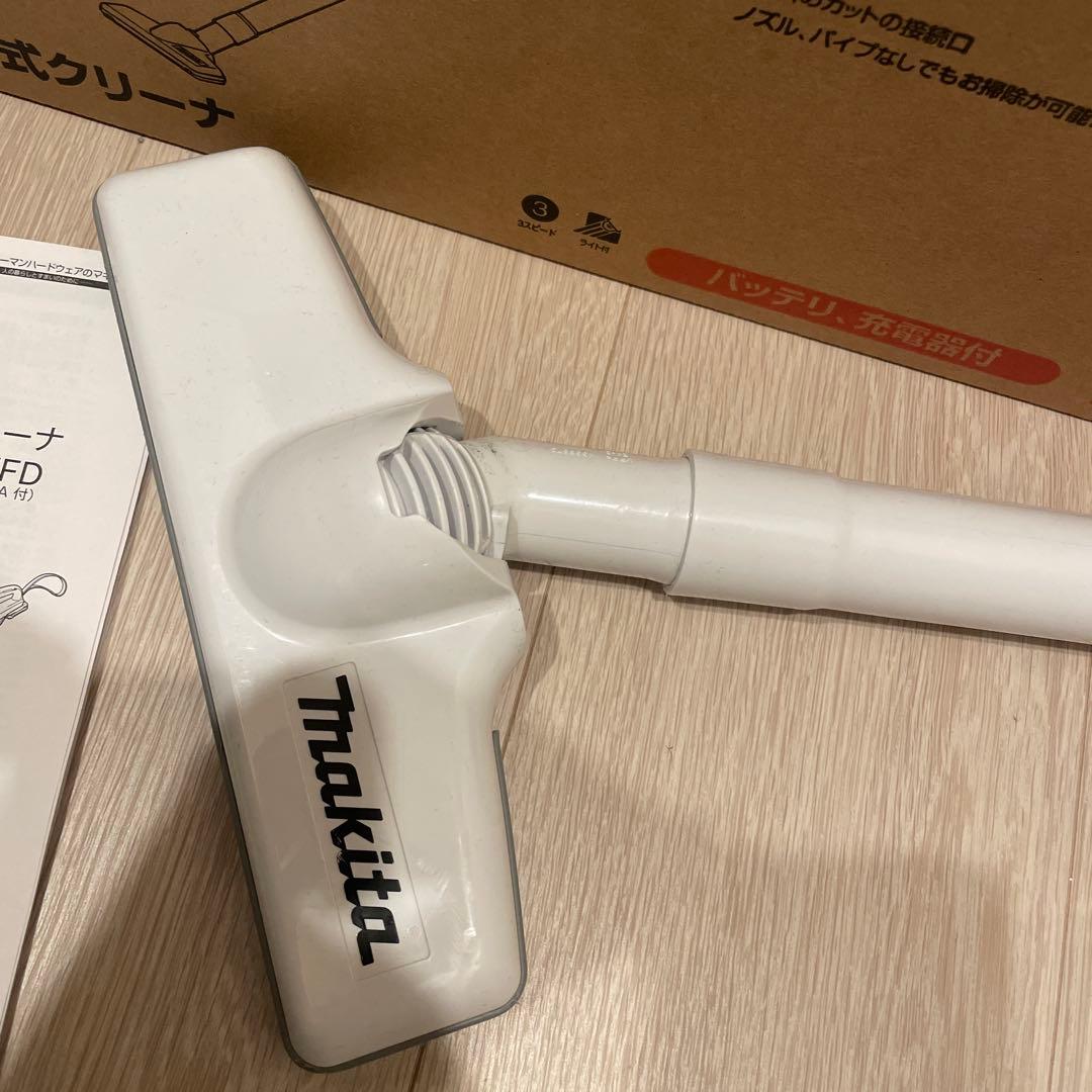 マキタ コードレス掃除機CL107FDSHW 10.8Vバッテリ及び充電器付