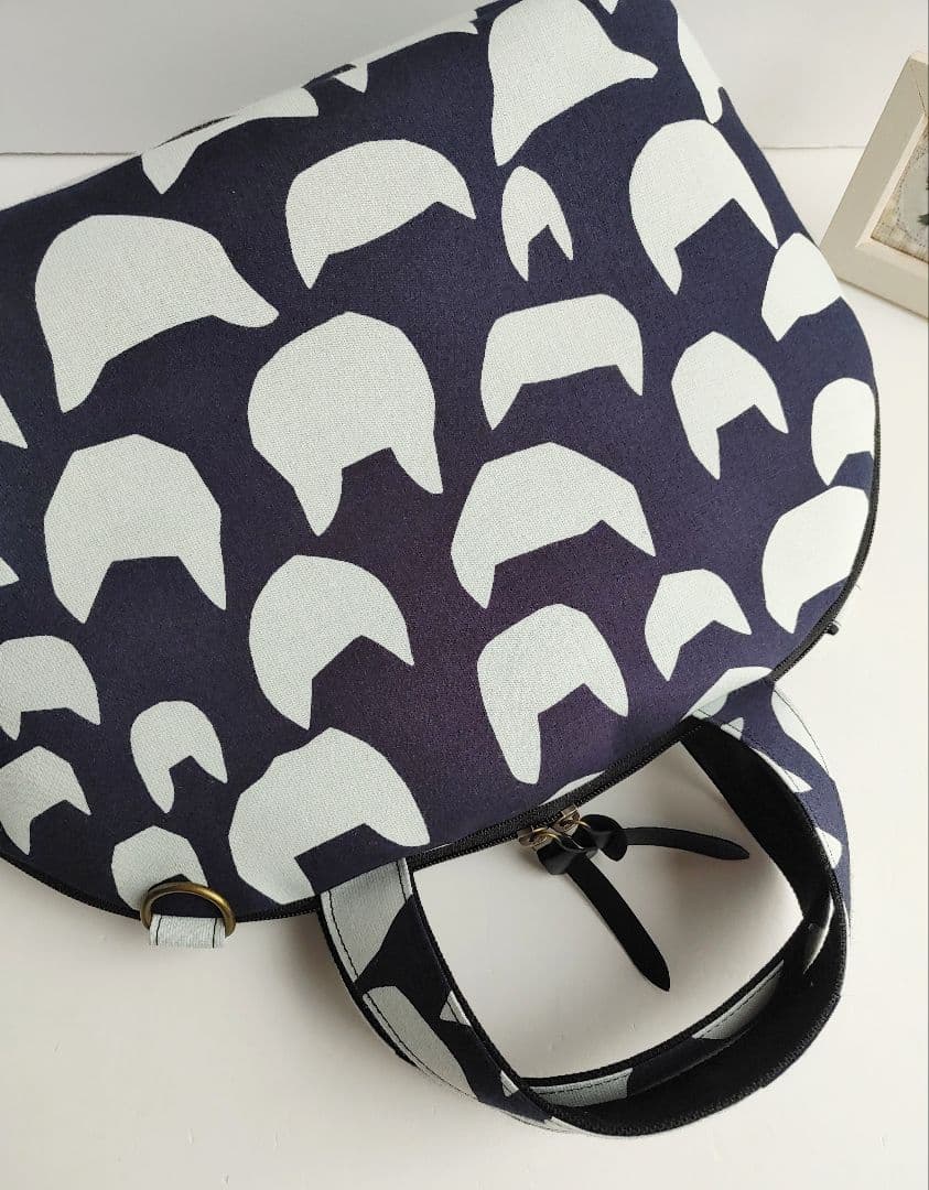 訳あり　ミナペルホネン　anone-anone　まるいファスナーバッグ　ネコ　猫