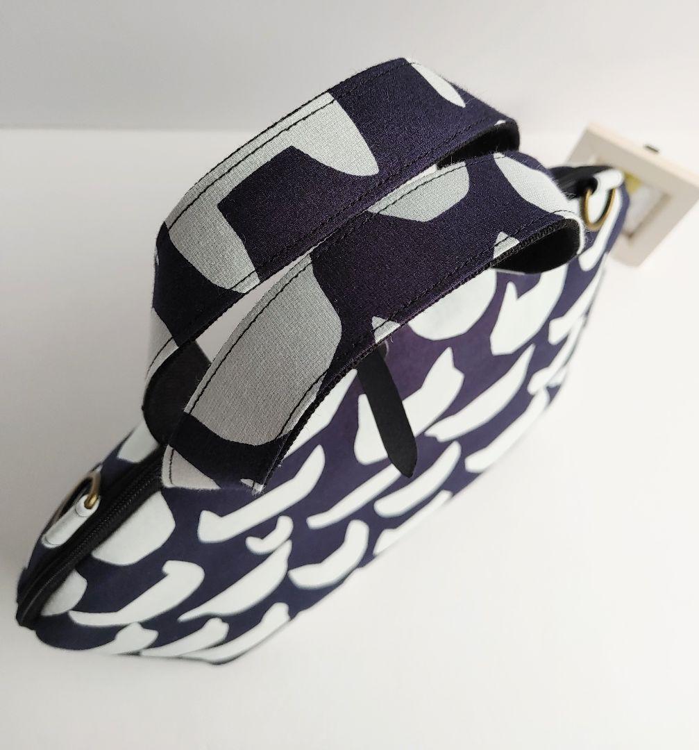 訳あり　ミナペルホネン　anone-anone　まるいファスナーバッグ　ネコ　猫