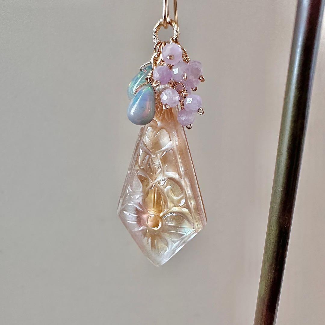 ブラウンシェル×水晶カービングピアス(イヤリング)