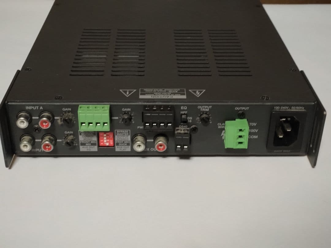 BOSE パワーアンプ　FreeSpace IZA 190-HZ