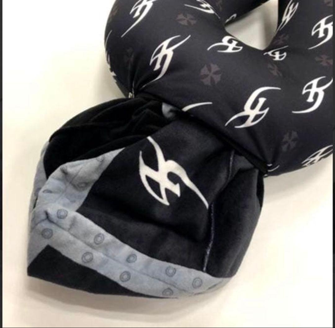 氷室京介 ころがし型2in1ネックピロー