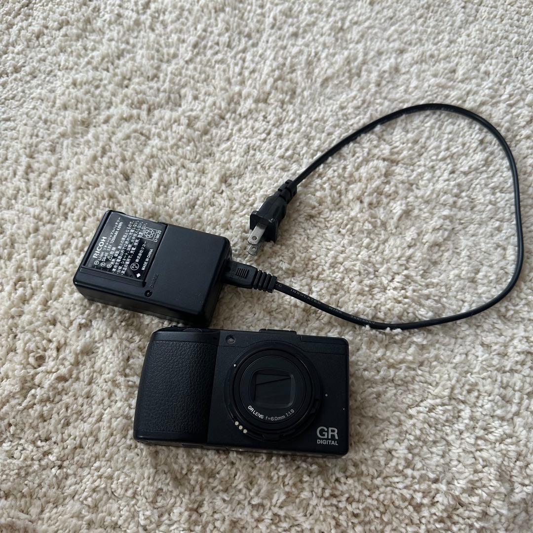 RICOH GR DIGITAL III と 付属品
