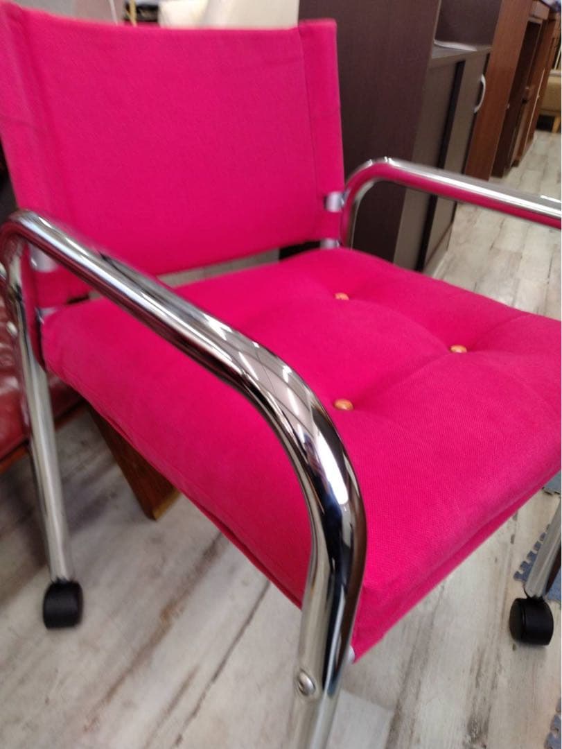 イノベーター　キャプテンチェア　レッド　椅子　北九州市福岡市限定