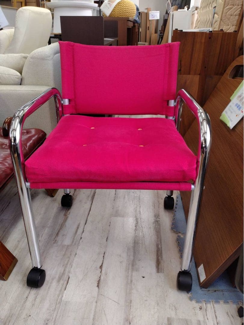 イノベーター　キャプテンチェア　レッド　椅子　北九州市福岡市限定