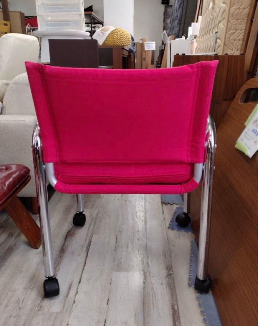 イノベーター　キャプテンチェア　レッド　椅子　北九州市福岡市限定