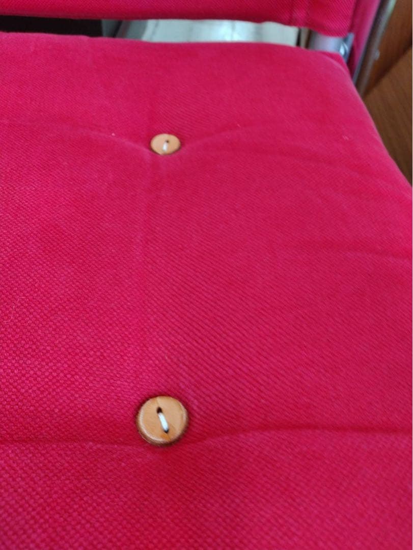 イノベーター　キャプテンチェア　レッド　椅子　北九州市福岡市限定