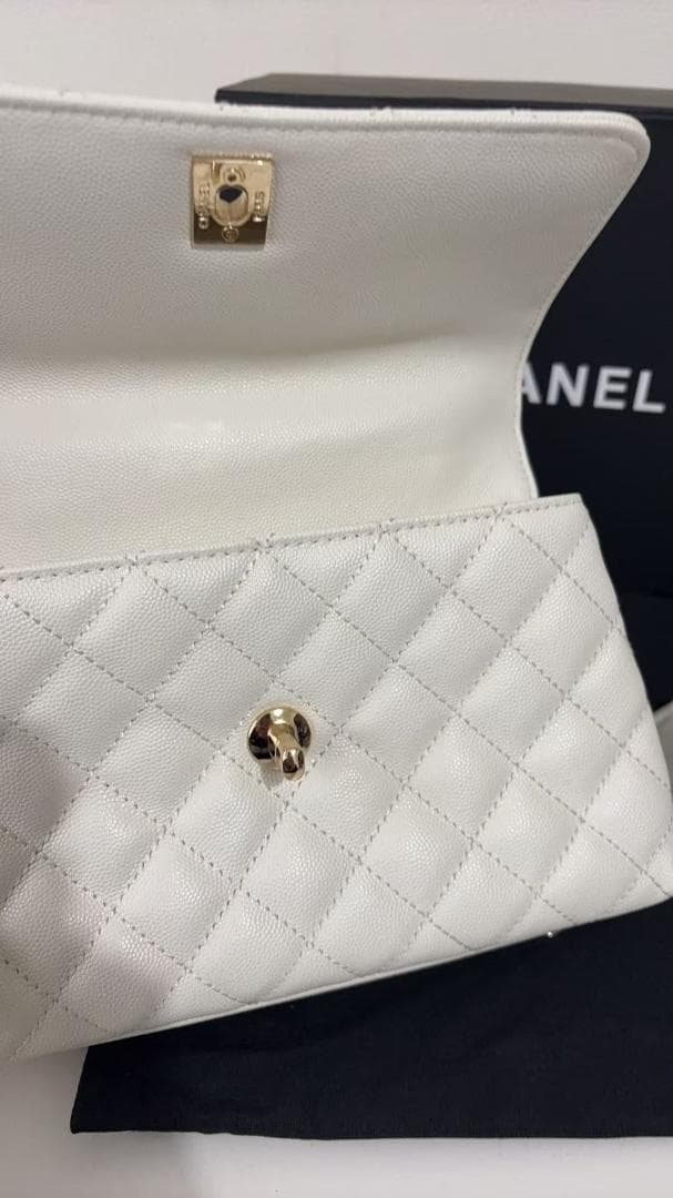 CHĄNEL ホワイト キルティング ハンドバッグ