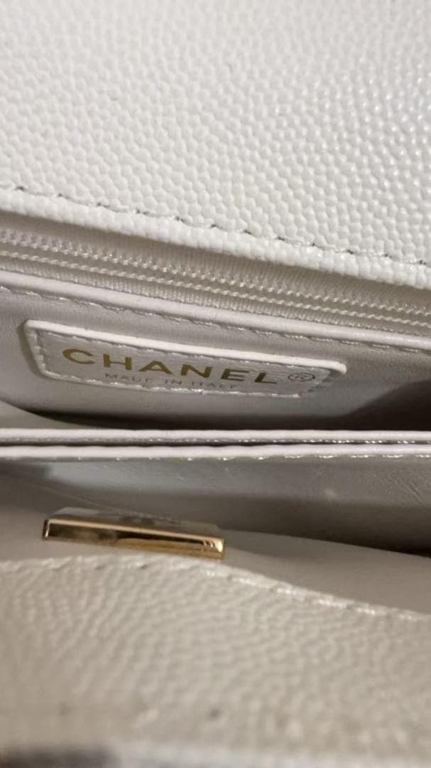 CHĄNEL ホワイト キルティング ハンドバッグ