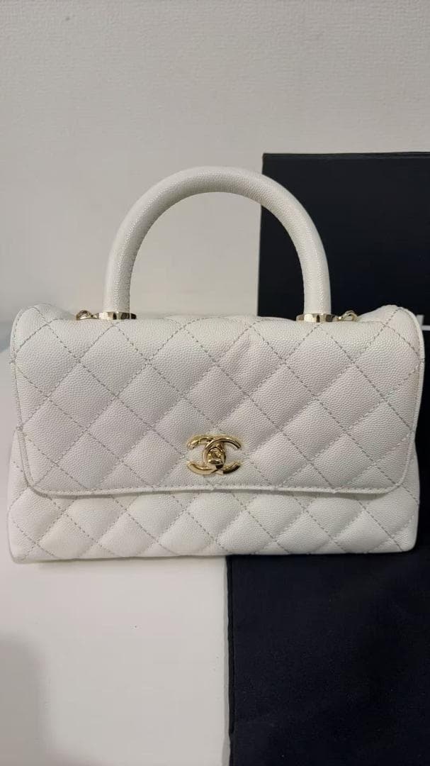 CHĄNEL ホワイト キルティング ハンドバッグ