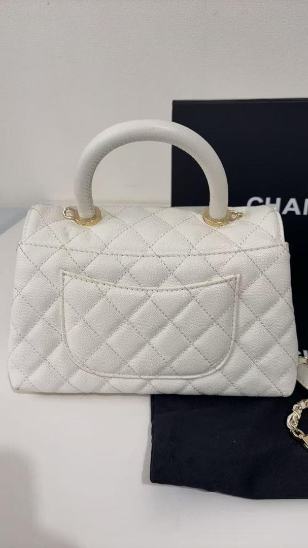 CHĄNEL ホワイト キルティング ハンドバッグ