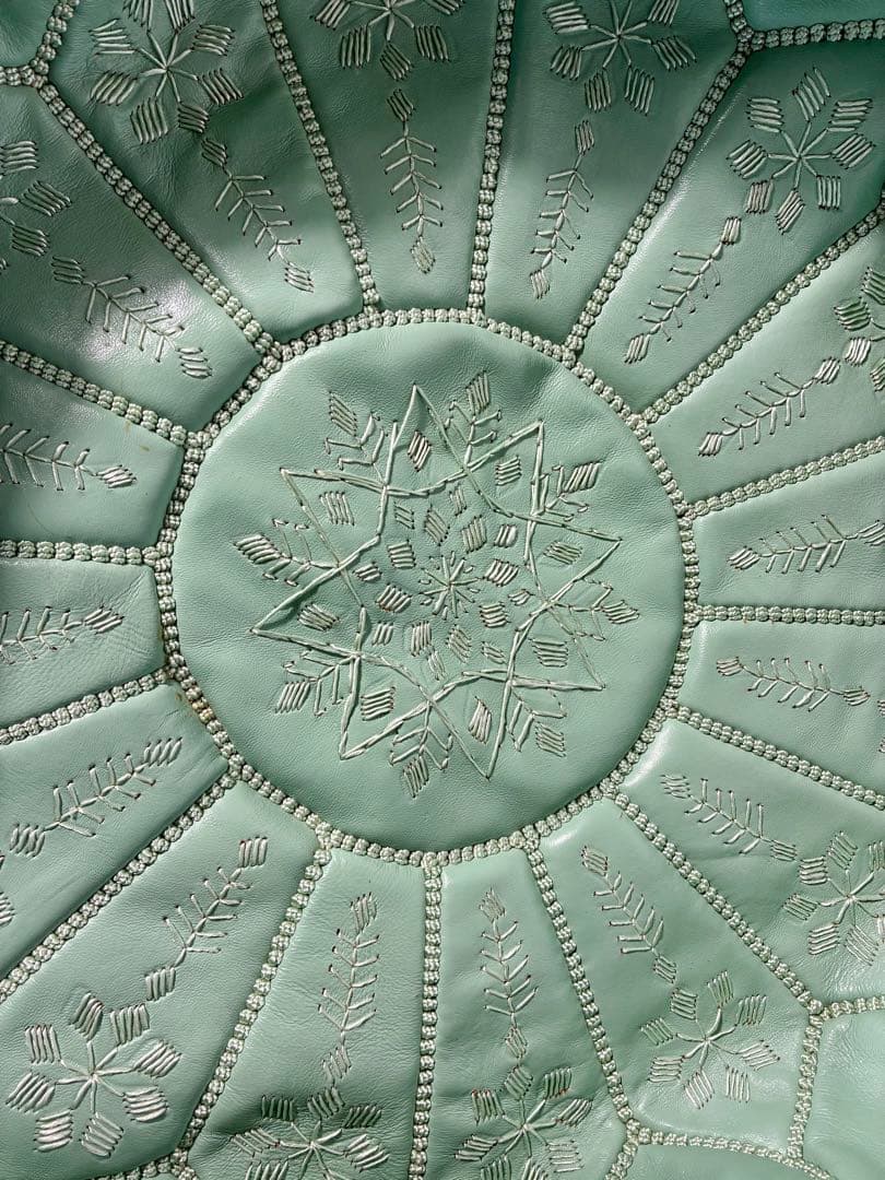 ② M57【中古品】　 モロッコ本革プフ　アイスグリーンカラー