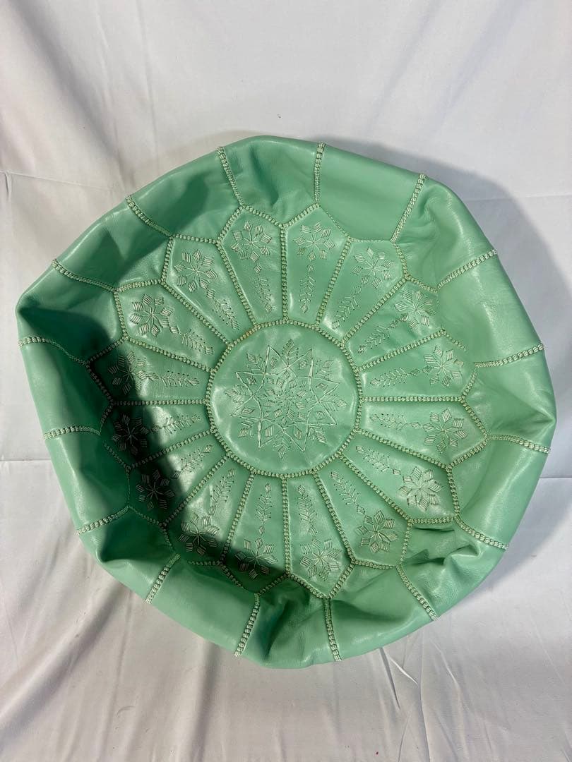 ② M57【中古品】　 モロッコ本革プフ　アイスグリーンカラー