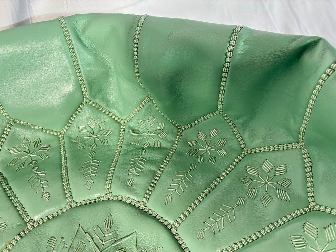 ② M57【中古品】　 モロッコ本革プフ　アイスグリーンカラー