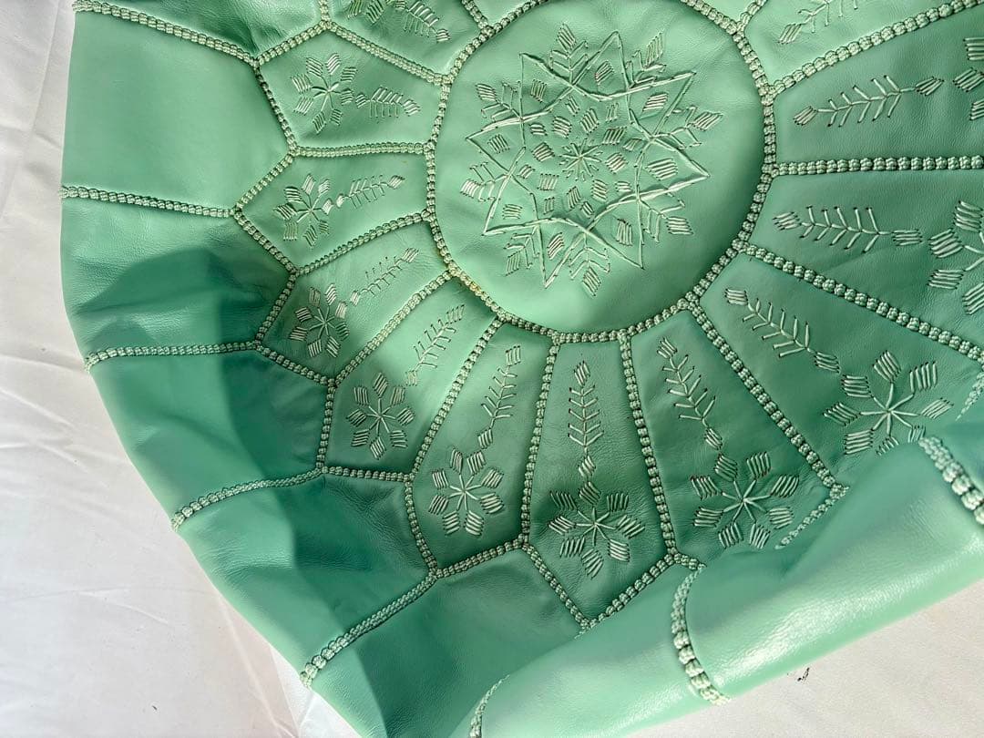 ② M57【中古品】　 モロッコ本革プフ　アイスグリーンカラー