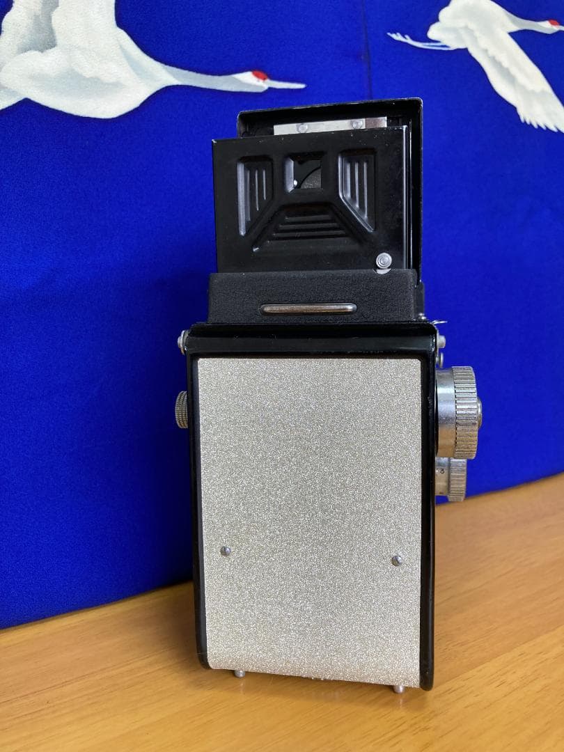 ちょっと楽しい　キラキラ感　YashicaFlex インテリアにも