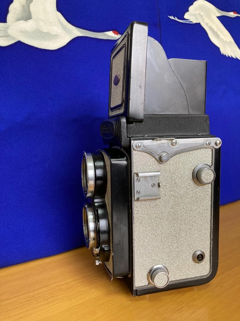 ちょっと楽しい　キラキラ感　YashicaFlex インテリアにも