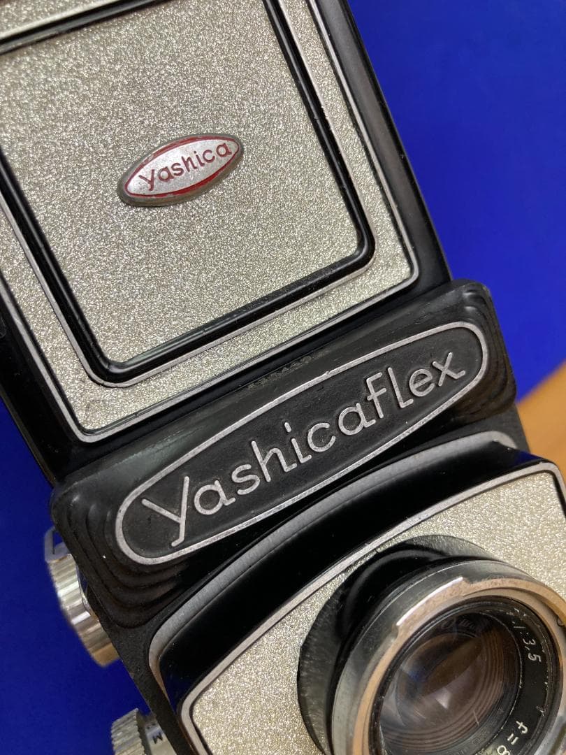 ちょっと楽しい　キラキラ感　YashicaFlex インテリアにも