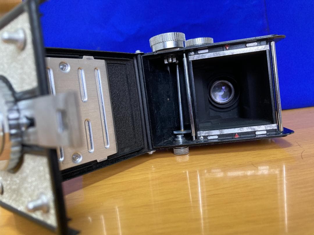 ちょっと楽しい　キラキラ感　YashicaFlex インテリアにも