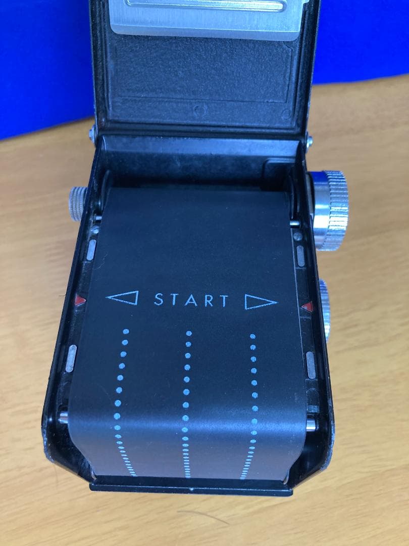 ちょっと楽しい　キラキラ感　YashicaFlex インテリアにも