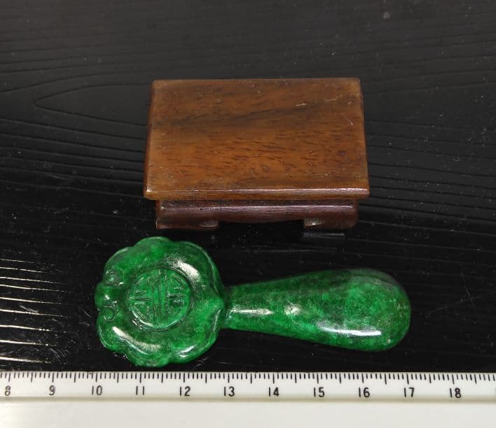 天然石　ミャンマー翡翠如意棒