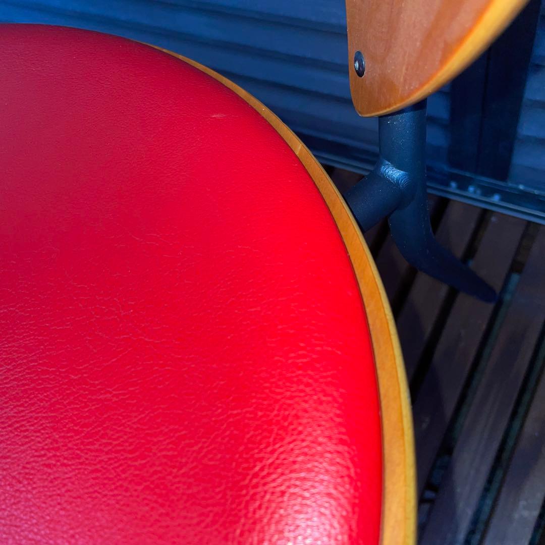 デンマーク　フレデリシア　椅子　ナナディツエル　赤