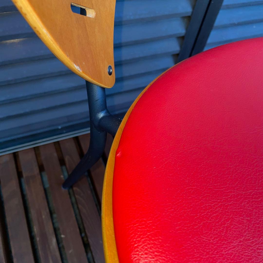 デンマーク　フレデリシア　椅子　ナナディツエル　赤