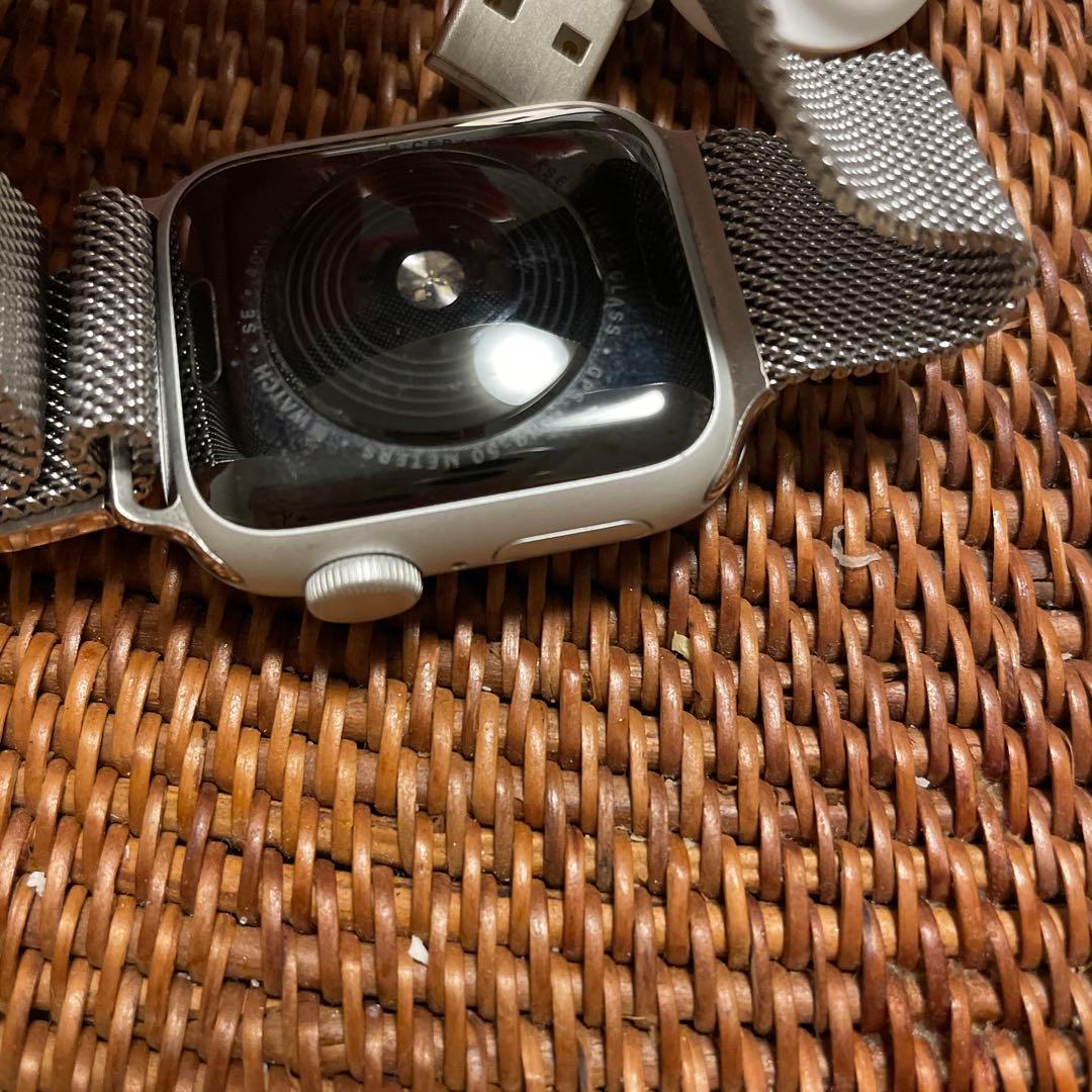 Apple Watch SE GPSモデル 40mm MYDM2J/A ホワイ…