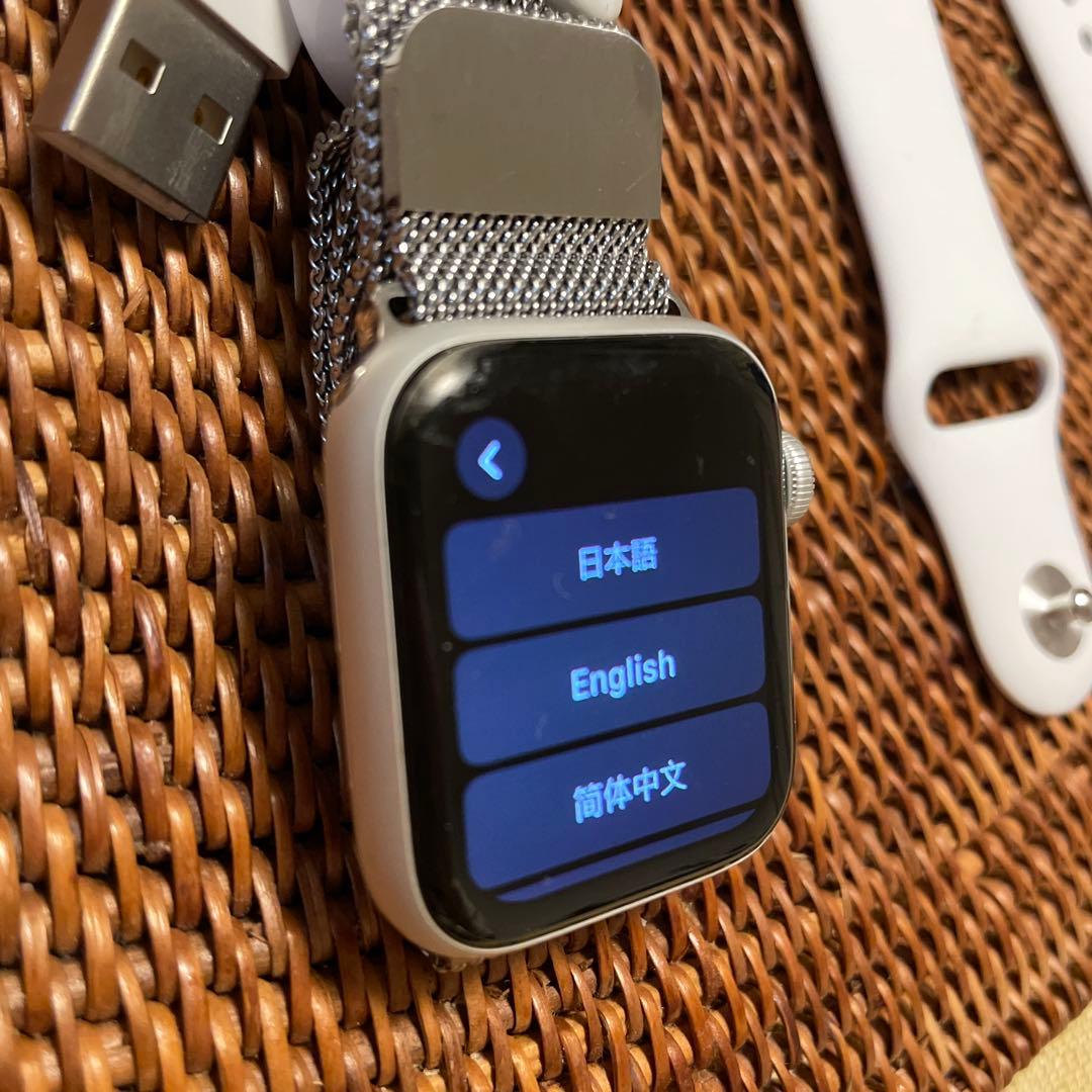 Apple Watch SE GPSモデル 40mm MYDM2J/A ホワイ…