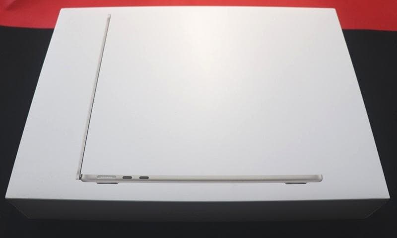 即日 MacBook Air M2 16GB 充放電回数 23回「スターライト」