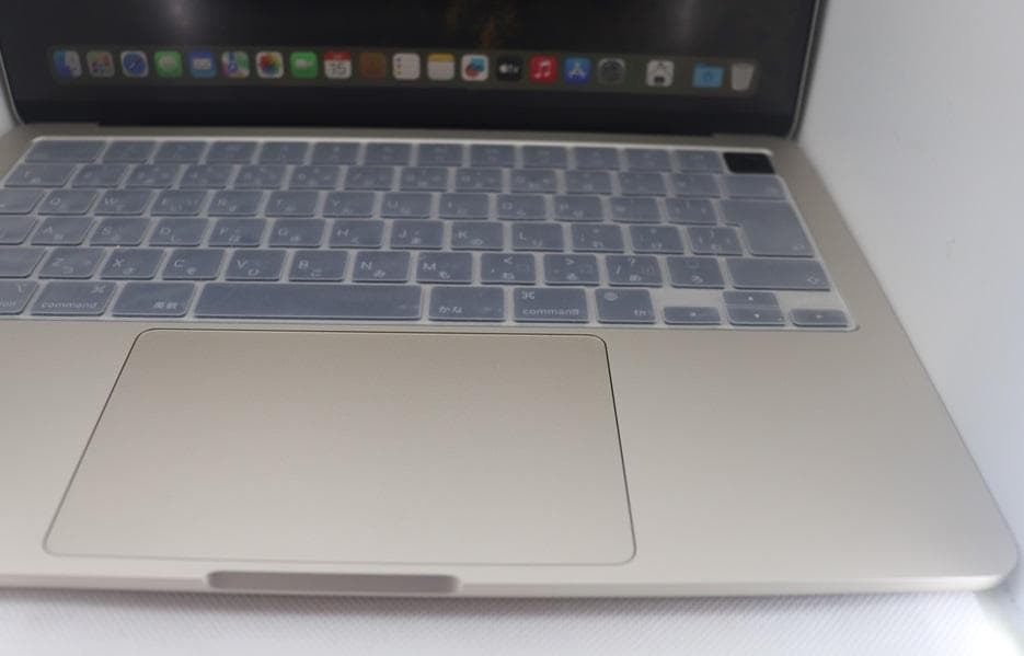 即日 MacBook Air M2 16GB 充放電回数 23回「スターライト」