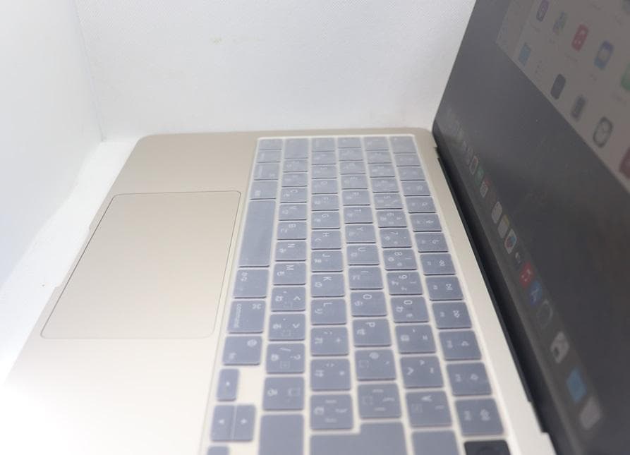 即日 MacBook Air M2 16GB 充放電回数 23回「スターライト」