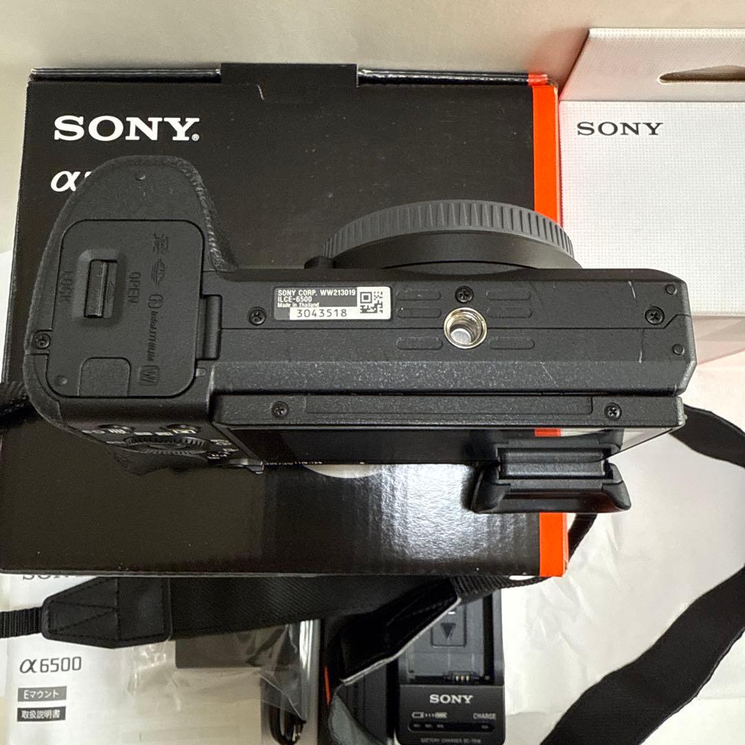 SONY α6500 ボディ、ACC-TRW セット
