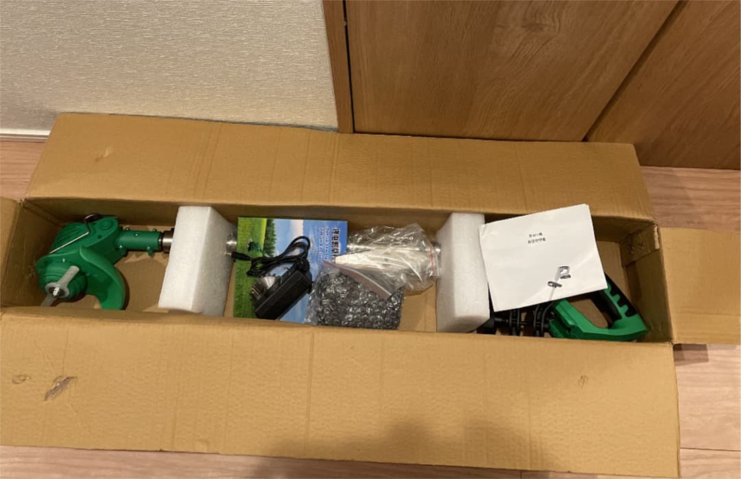 草刈り機　芝刈り機充電式　コードレス 新品　グリーン