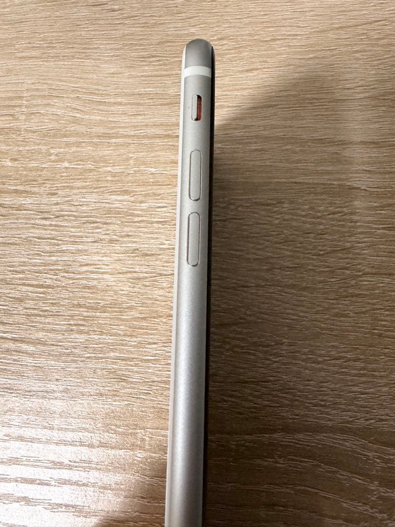 iPhoneSE (第2世代)本体 128GB ホワイト