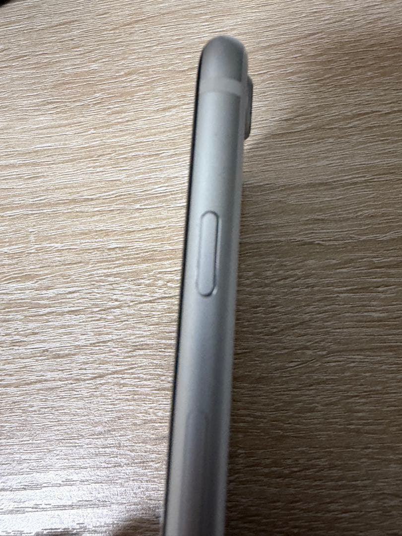 iPhoneSE (第2世代)本体 128GB ホワイト