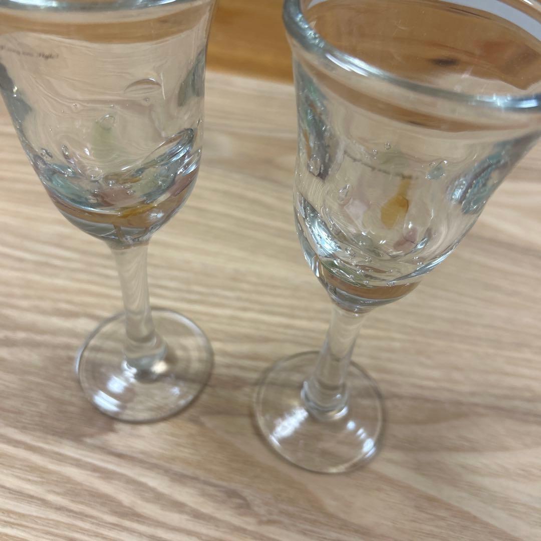 作家　ガラス作家　工房　吹きガラス　カラフルなガラスのグラス　酒器