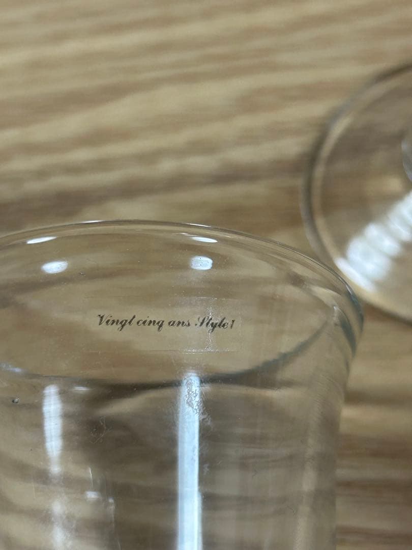 作家　ガラス作家　工房　吹きガラス　カラフルなガラスのグラス　酒器