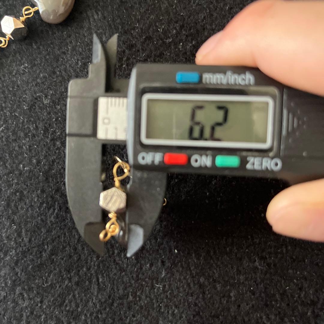 342.シルバーギベオン隕石と天然ガラスのアグニマニタイトの14kgfピアス